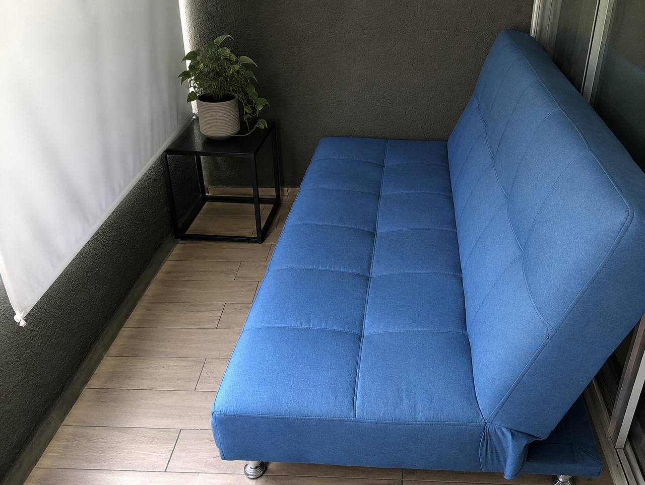 El rincón del sofá azul en Chile, antes de la pandemia